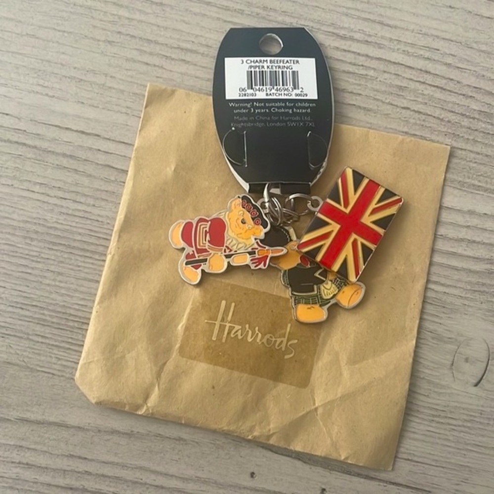 RARE Vintage Harrods Bear Keychain - Picture 2 of 2